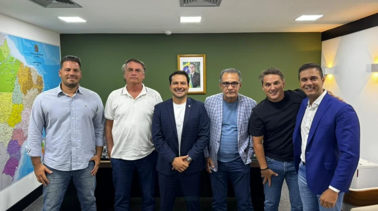 Capitão Alberto Neto e Bolsonaro se reúnem com apoiadores para o ato democrático no próximo dia 25